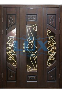 входная парадная дверь с зеркалами и элементами ковки