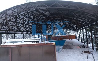 большой навес из поликарбоната для большого бассейна